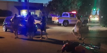 Choque de un auto y una moto