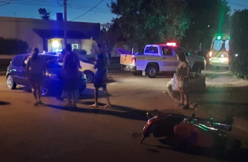 Un motociclista chocó y quedó inconsciente