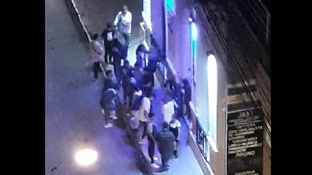 La "noche" en la mira del Gobernador: "Nos enfermamos cuando nos descuidamos en las 'juntadas', cuando nos sacamos el barbijo para comer o tomar algo", dijo Morales.