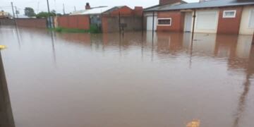 Lluvia torrencial en Punta Alta y Bahía Blanca: evacuados, barrios inundados y rutas cortadas