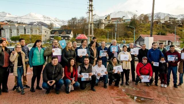 Ushuaia: entregaron 15 nuevas licencias de remis