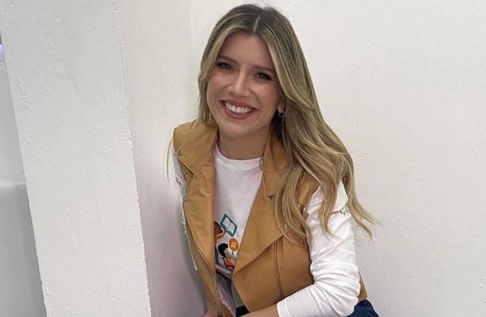 Laurita Fernández posó frente al espejo desde la intimidad de su baño: “Lo piden, lo tienen”