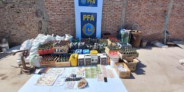 La Policía Federal incautó una gran cantidad de vinos adulterados y otros elementos que serán claves para la Justicia.