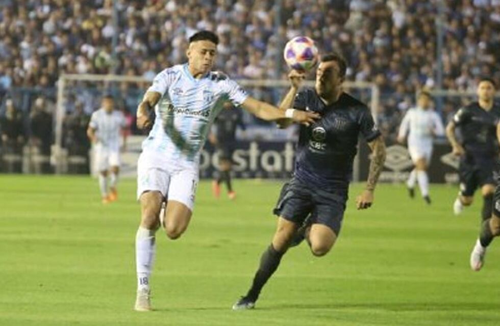 Talleres lo ganaba pero terminó igualando ante Atlético, en Tucumán.