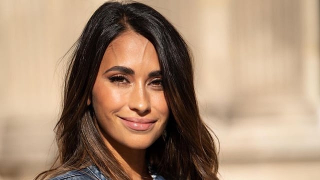 La empresaria de 34 años se mostró cautivada durante la recorrida en la capital francesa.