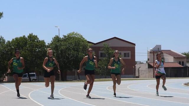 Corredoras compitiendo en el Torneo Nacional Virtual realizado en el Jaime Zapata.