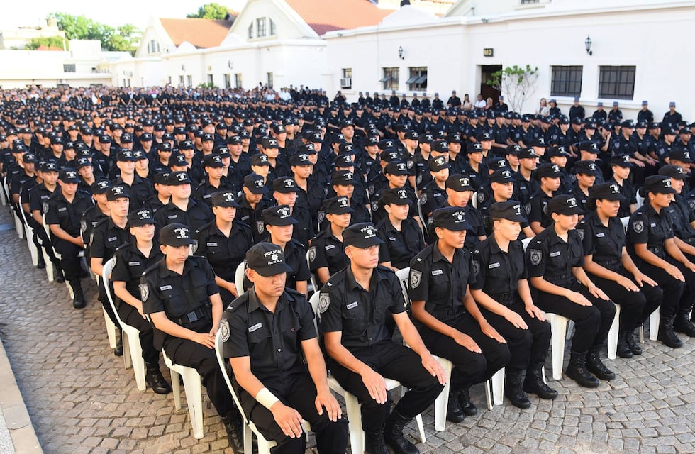 La Policía de Santa Fe abre la inscripción en Rosario, pero sólo para hombres