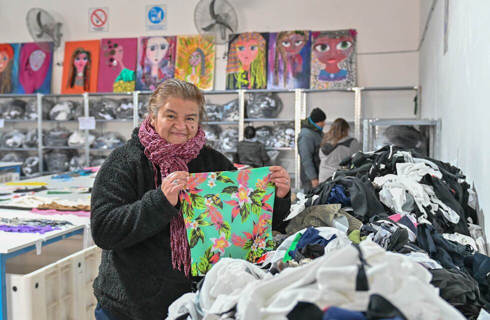 Una cordobesa armó su propio emprendimiento con un curso gratuito y retazos de telas del Centro Verde