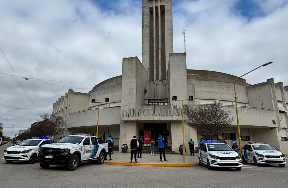 Chaves Municipio: se incorporan nuevos móviles policiales y se anuncia obra de gas en la comisaría