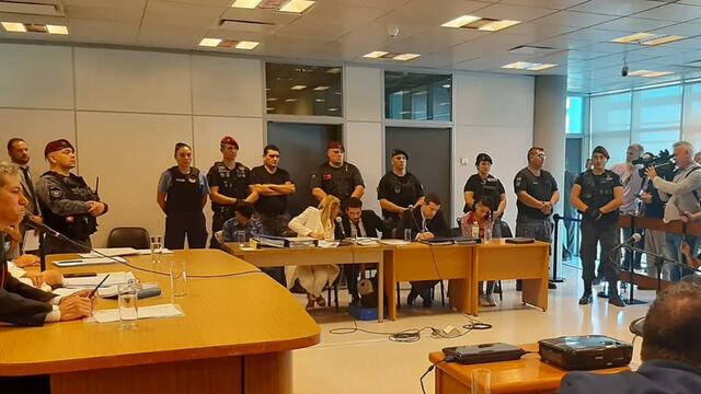 Los gestos de Espósito Valenti y Páez durante el juicio donde se las investiga de asesinar a Lucio.