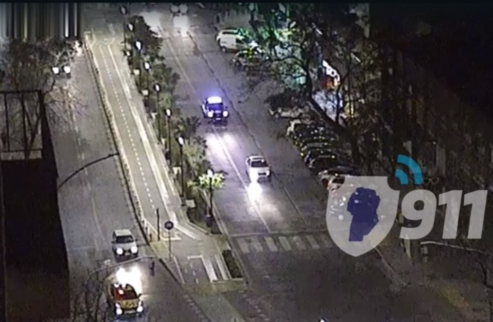 Huían de la Policía y terminaron embistiendo a un efectivo de la ciudad de Córdoba