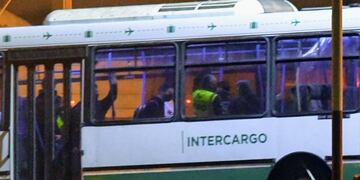 La "Pulga" partió este miércoles a la noche desde el Aeropuerto Internacional "Islas Malvinas". (Juan José García)