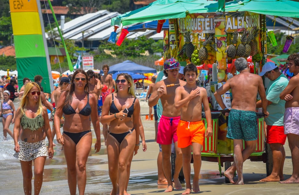 Atención argentinos en Brasil: cuáles son las playas más afectadas por los casos de diarrea