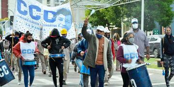 Protesta de organizaciones sociales por el centro de la ciudad (La Reforma)