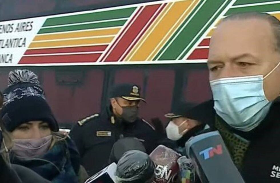 Vuelco en ruta 2: según Berni, “el chofer dijo que intentó limpiar el parabrisas empañado”