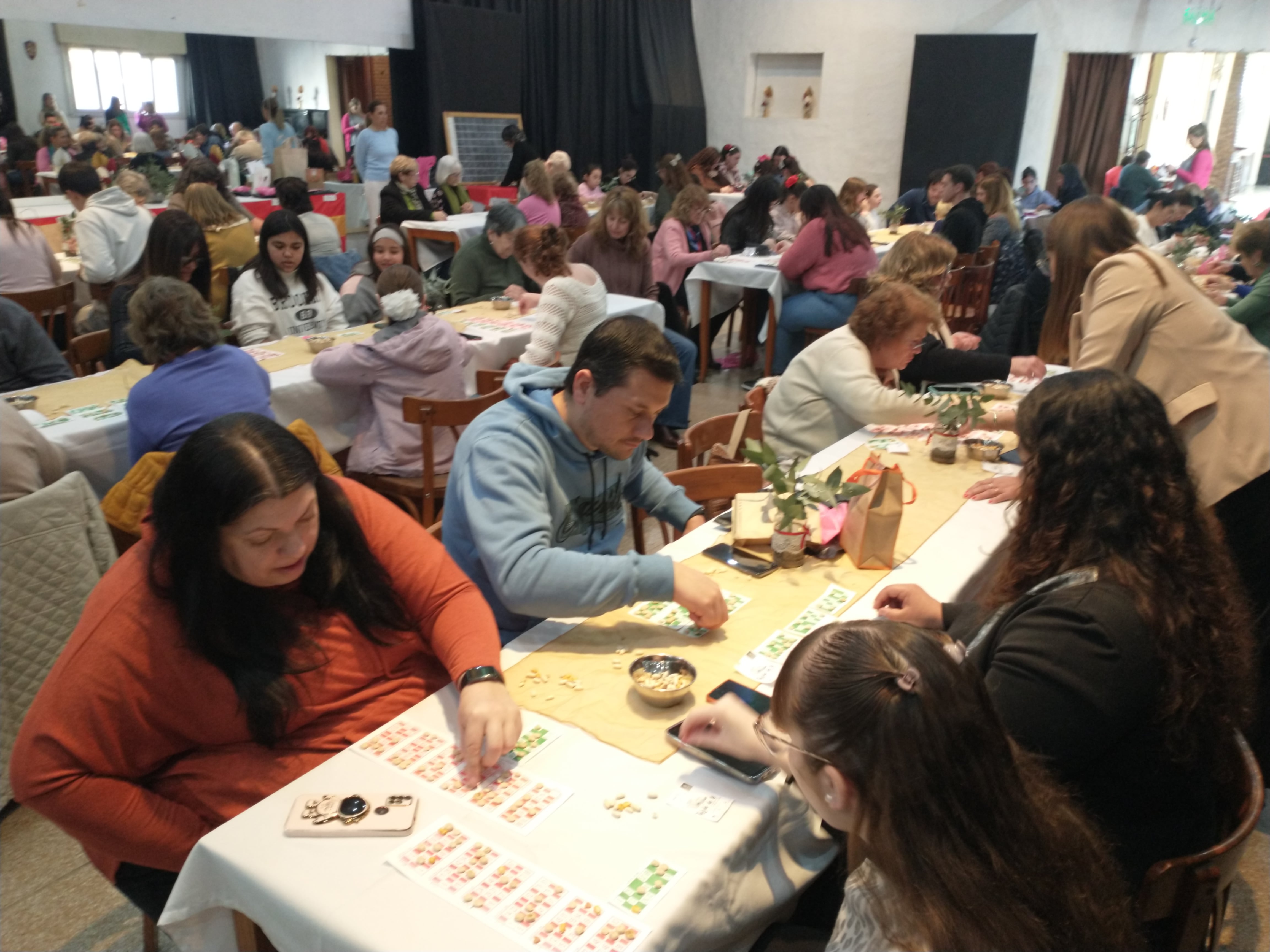 Tarde de té y juegos en el Club Español