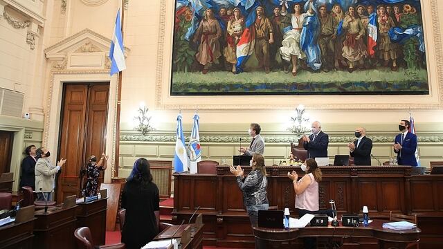 El debate comenzó este lunes por la tarde en la capital. (@camaradipsf)