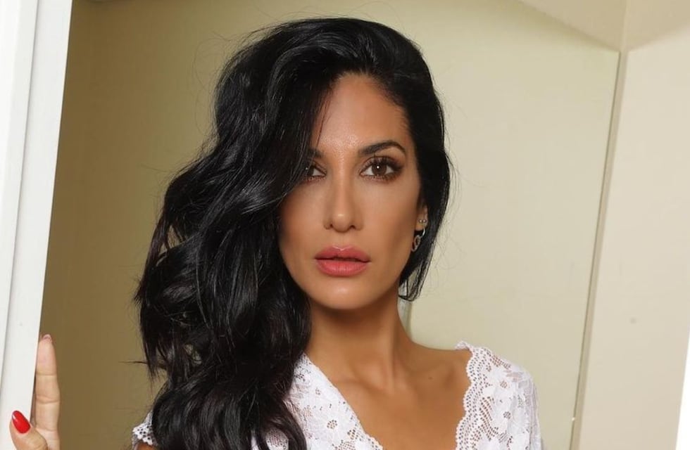 Una bomba de verano: Silvina Escudero causó furor en Instagram con una microbikini candy