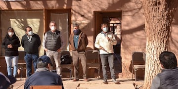 Con un sencillo acto, el frente Cambia Jujuy presentó a los vecinos de Susques sus candidatos a diputados y a vocal de la Comisión Municipal.