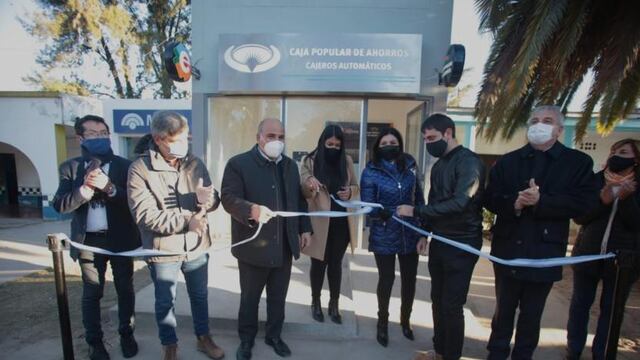 El gobernador visitó la localidad de El Chañar.