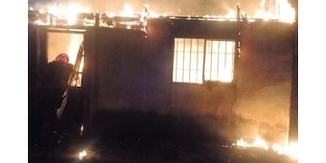Tragedia. Se incendió una casa y murió un hombre de 63 años en Córdoba. (Policía)