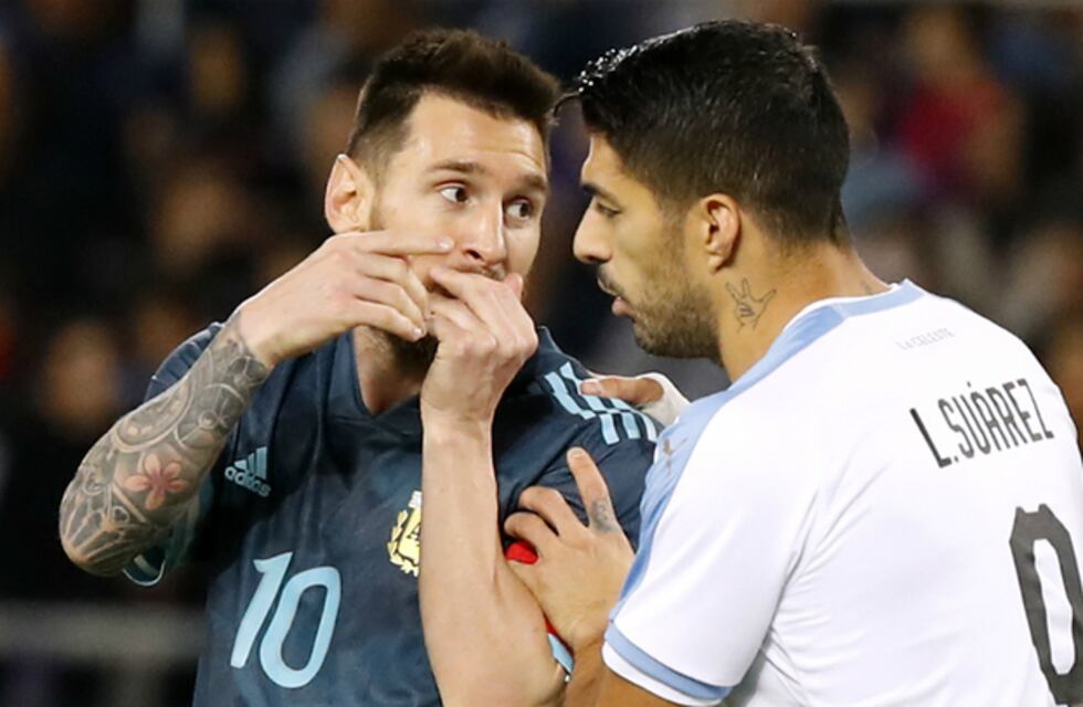 Lionel Messi felicitó a Luis Suárez y bromeó sobre el mal recuerdo en Newell’s