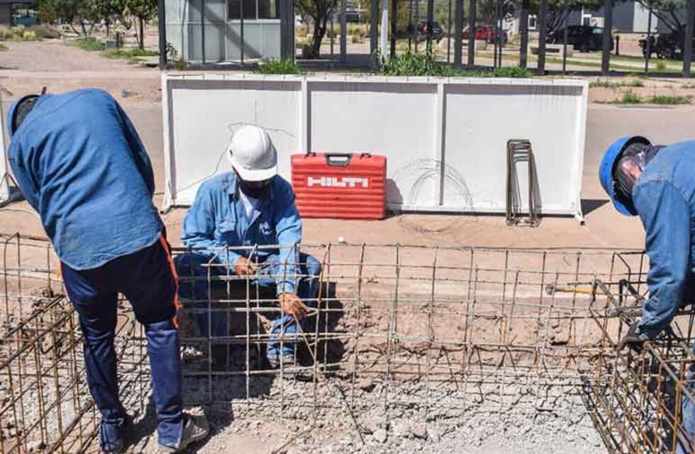 Construyen un nuevo parador urbano de metrotranvía en el Parque TIC