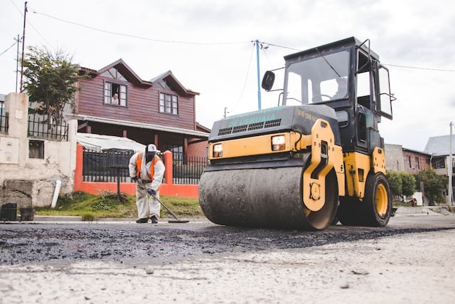 La Municipalidad de Ushuaia a través de la Secretaría de Planificación e Inversión Pública avanzó con las tareas de reparación de las calles.