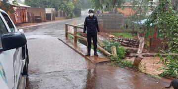 Varias calles se encuentran inundadas en Puerto Iguazú.