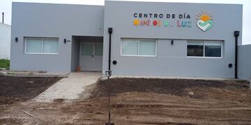 La reconocida banda “Algo va a salir” inició una campaña para ayudar a la ONG, Manitos de Luz.