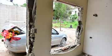 Familias compraron terrenos en Villa Rivera Indarte, construyeron sus casas, fueron estafadas y deben desalojar el lugar con las estructuras ya realizadas.