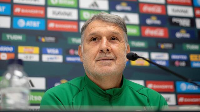 Gerardo Martino, técnico de México, visualiza un partido crucial ante Argentina en Qatar (La Voz archivo).