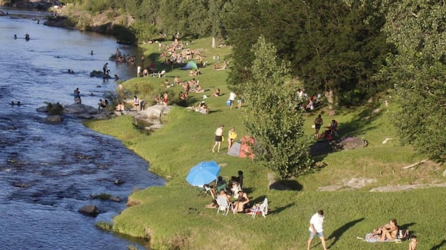 Miles de turistas se acercaron a los diferentes valles y localidades de la provincia.