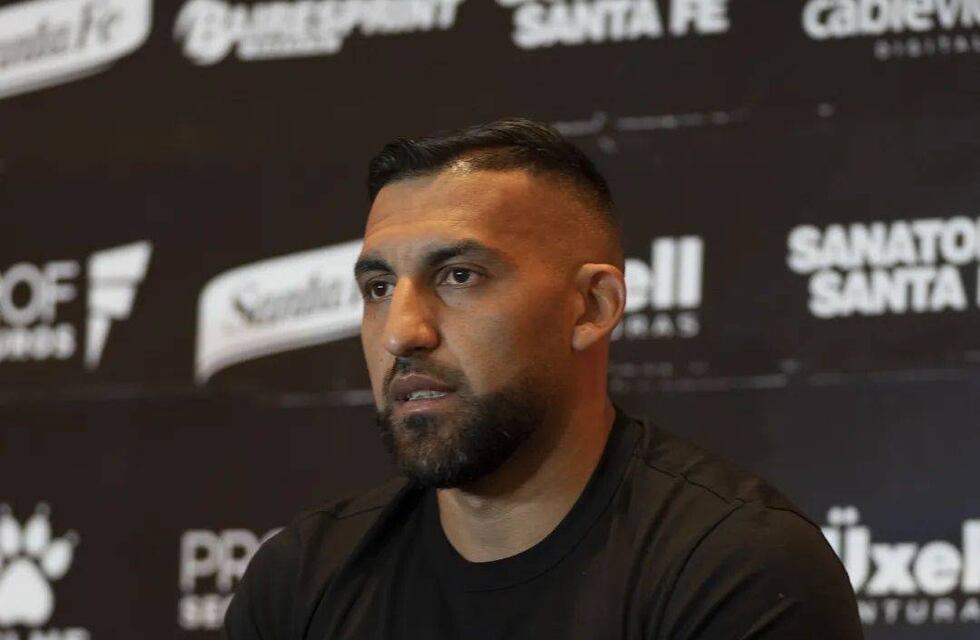 Ramón Ábila dijo tras su llegada a Colón: “Siento que puedo jugar ya mismo”