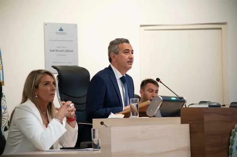 Pablo Javkin junto a su socia política, la presidenta del Concejo Deliberante de Rosario María Eugenia Schmuck