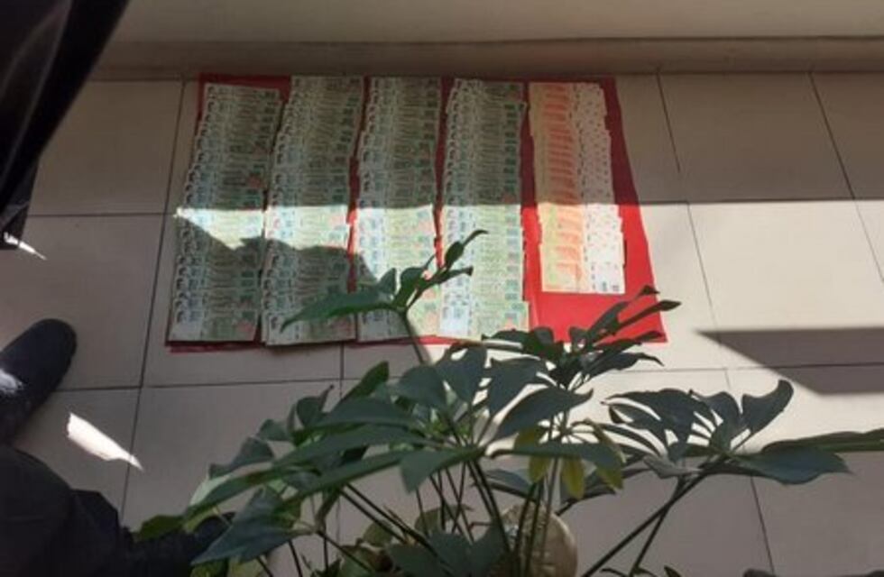 Policías encuentran 72 mil pesos en la calle y ubicaron al dueño para devolverlo