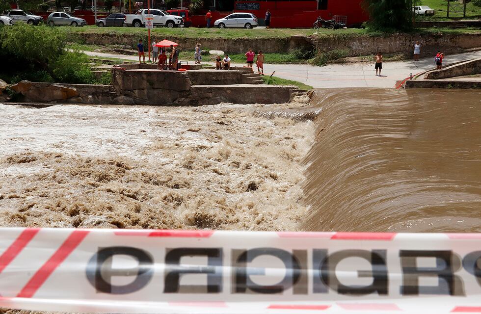 Carlos Paz: fuerte temporal de lluvia, viento y granizo