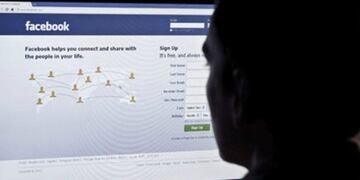 Las dos víctimas habían acordado encontrarse con un desconocido vía Facebook. Imagen ilustrativa. Archivo.