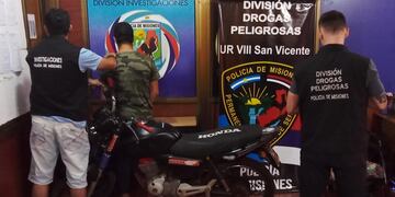 Recuperan motocicleta robada en Dos de Mayo.