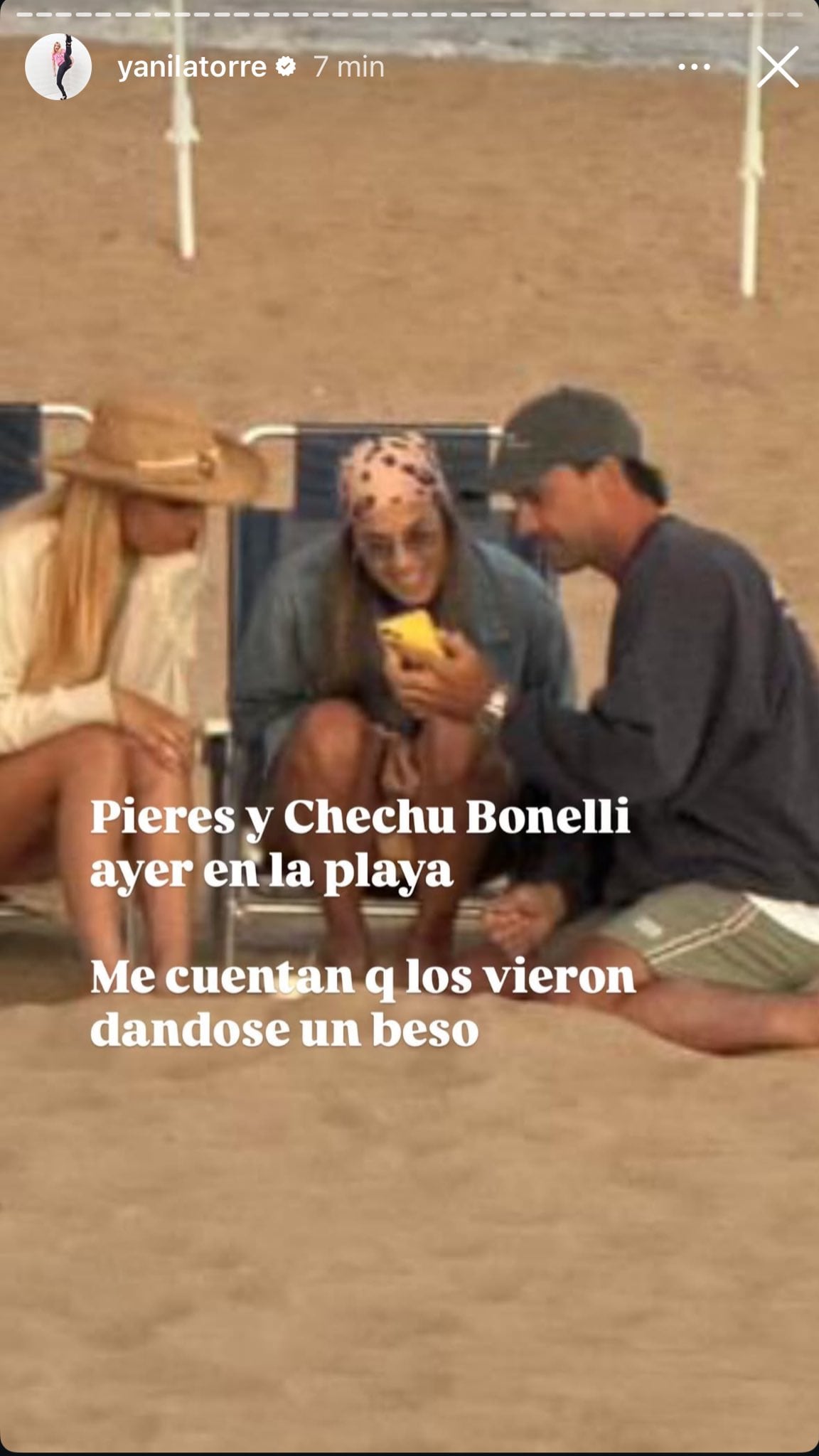 Chechu Bonelli y Facundo Pieres en la playa, juntos