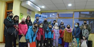 Estudiantes de Tolhuin recorrieron la ciudad en el marco del programa "Turismo Social y Concientización".