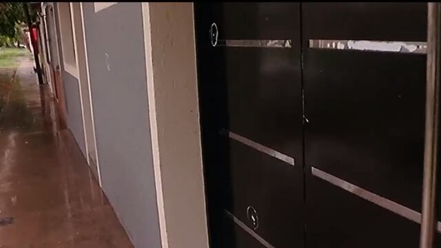 La fachada sobre Garibaldi e Iriondo sufrió múltiples daños por el impacto de los proyectiles. (Canal 3)