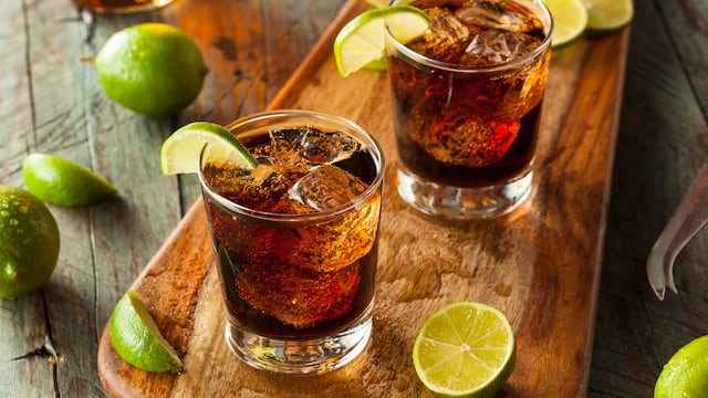 Beney creó un fernet auténtico y bien argento, a partir de una fórmula de inspiración nacional que combina más de cuarenta ingredientes de nuestro campo.