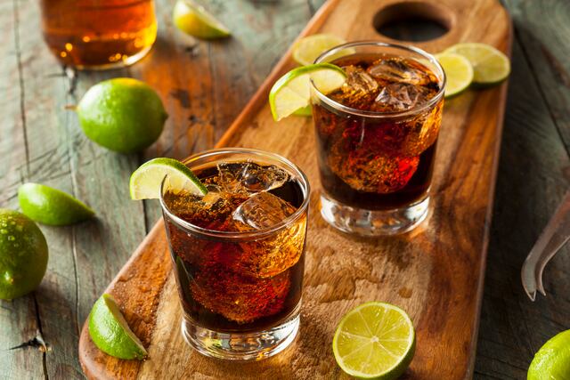 Beney creó un fernet auténtico y bien argento, a partir de una fórmula de inspiración nacional que combina más de cuarenta ingredientes de nuestro campo.