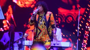 Con toda la furia. La Mona Jiménez en Festival Bum Bum 2025 a puro ritmo.