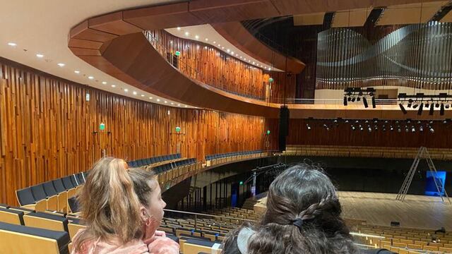 La delegación de escuelas experimentales de Ushuaia visitó el Centro Cultural Kirchner