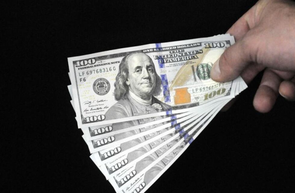 Se renueva el cupo de los U$S200 para la compra del billete oficial