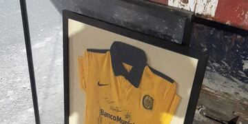 El cuadro fue descartado en la vía pública junto con otro marco.