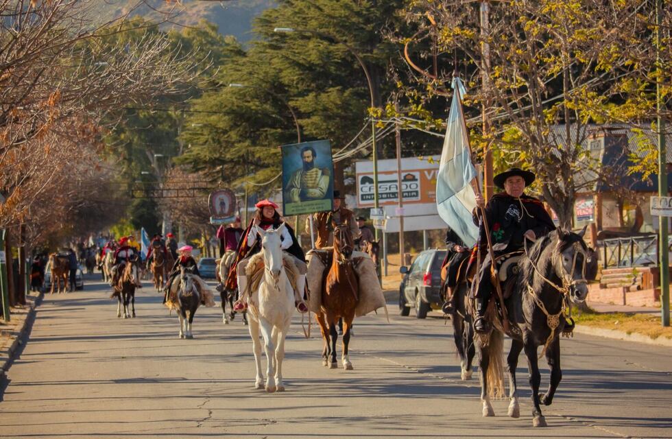 La Falda: cortes de calle por homenaje al General Martín Miguel de Güemes