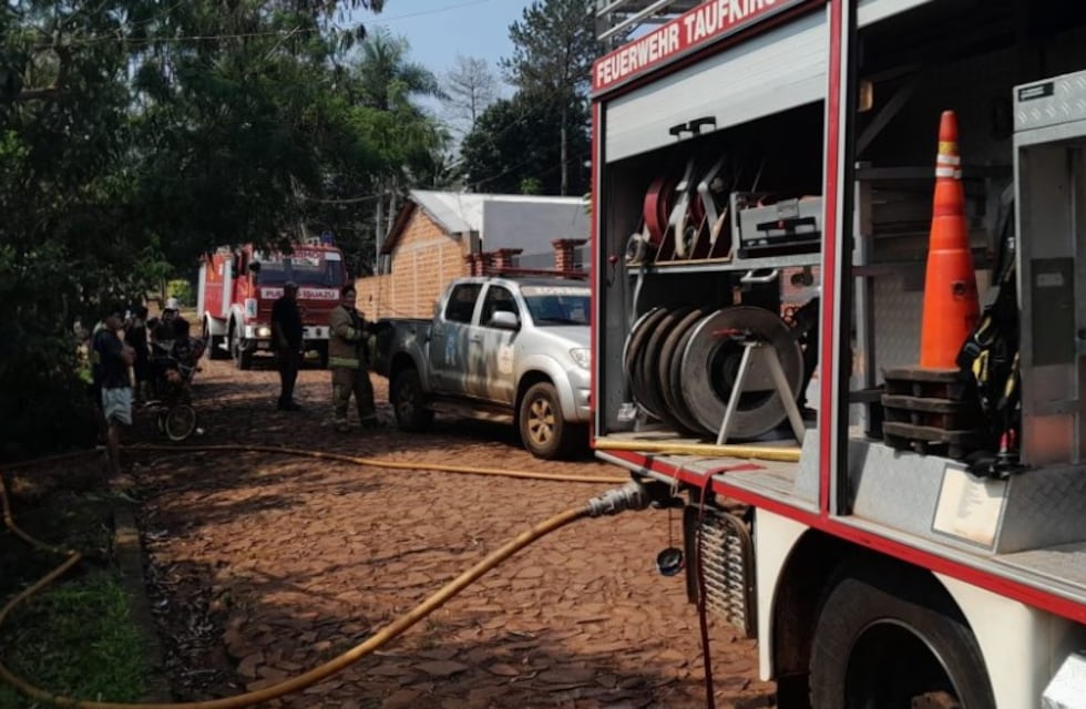 Gracias al rápido accionar de Bomberos, logran sofocar incendio en una vivienda de Puerto Iguazú